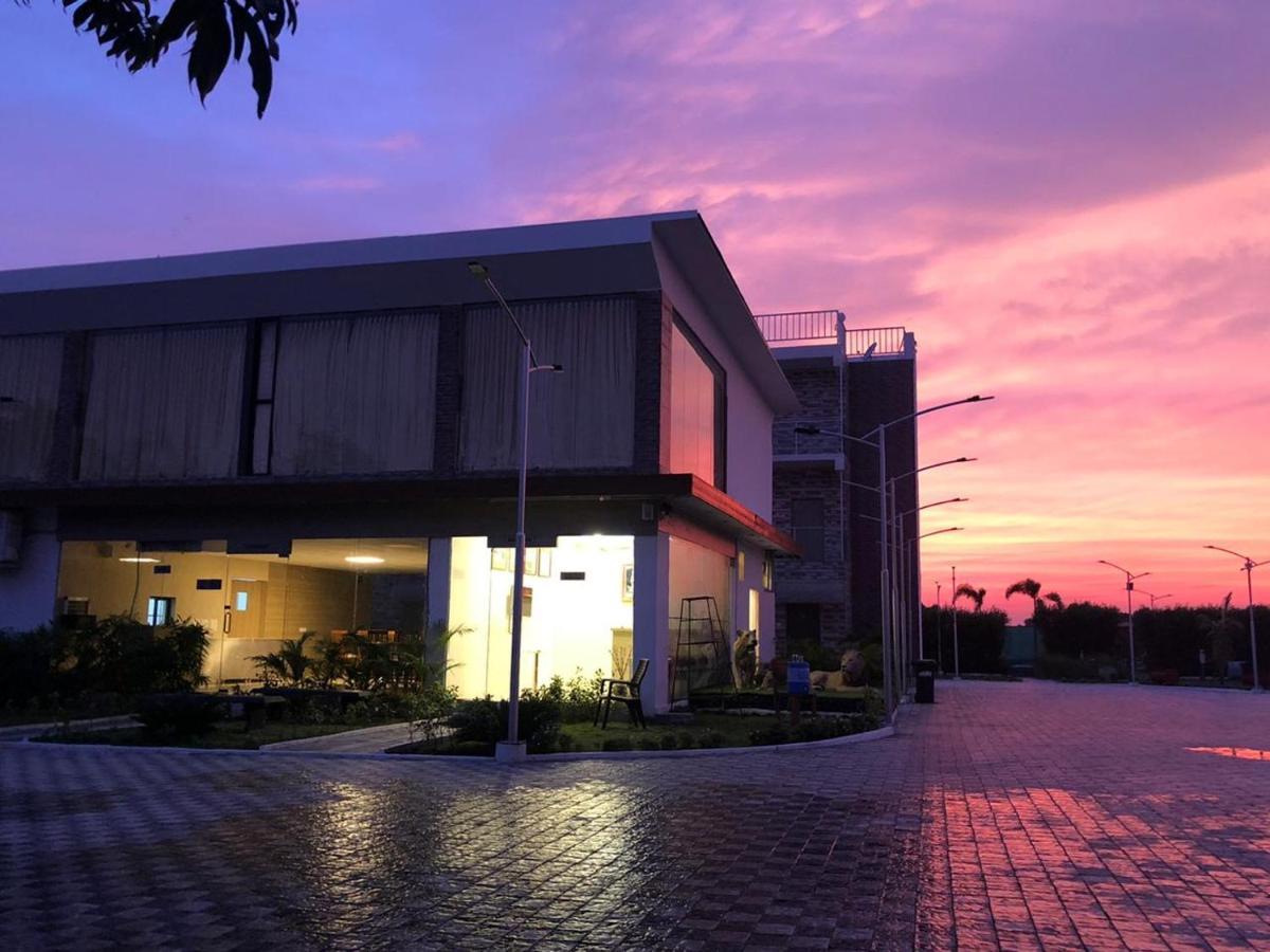 Carina Retreat Resort Sasan Gir Eksteriør billede