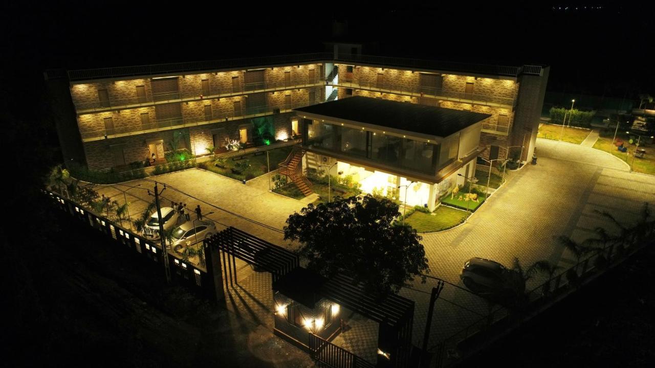 Carina Retreat Resort Sasan Gir Eksteriør billede