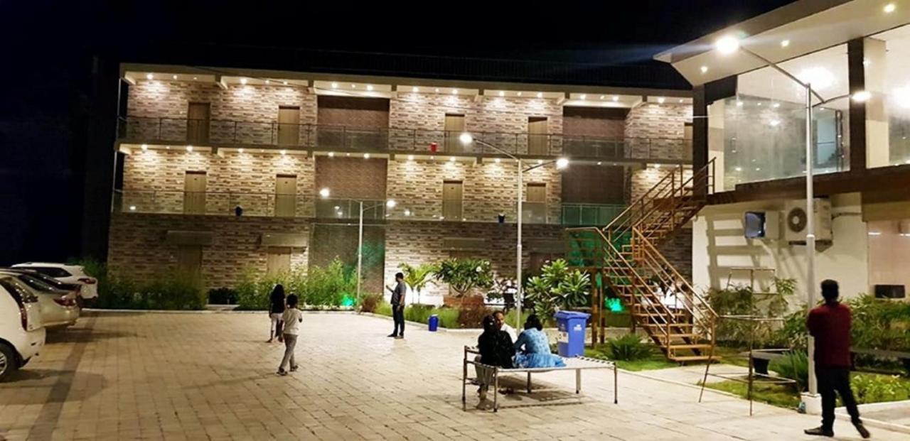 Carina Retreat Resort Sasan Gir Eksteriør billede